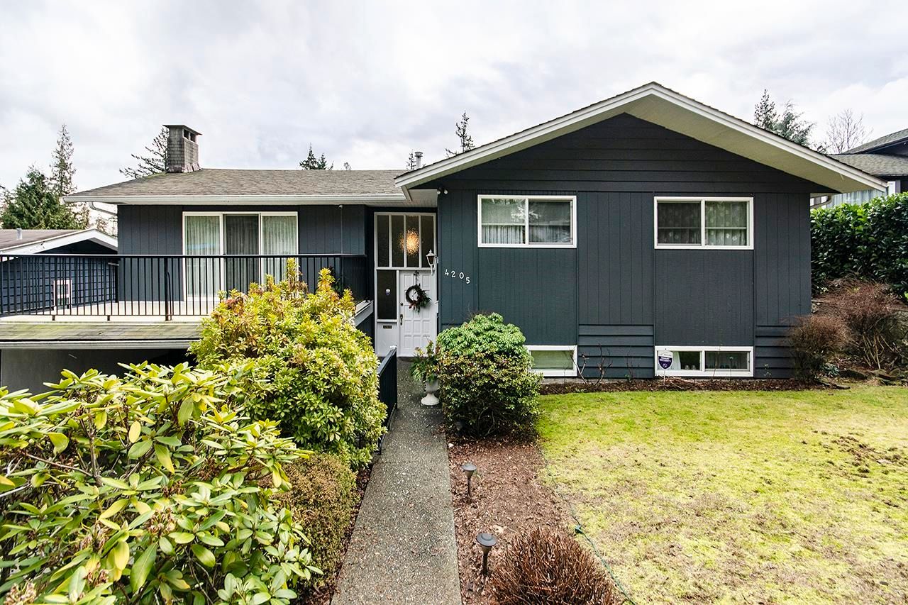 Main Photo: 4205 FAIRWAY Place in North Vancouver: Dollarton House for sale : MLS®# R2841608