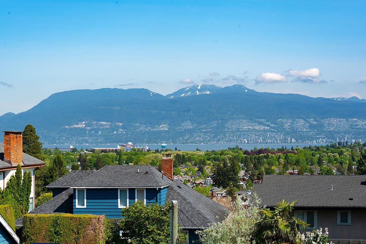 Main Photo: 2755 W 30TH Avenue in Vancouver: MacKenzie Heights House for sale (Vancouver West)  : MLS®# R2780197