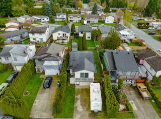 Photo 1: 1816 KEYS Place in Abbotsford: Central Abbotsford House for sale : MLS®# R2700664
