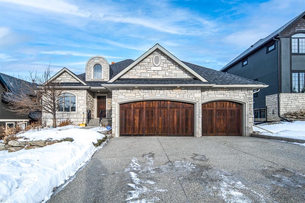 Main Photo: 18 Spring Valley Place SW in Calgary: Springbank Hill Detached for sale : MLS®# A2041773