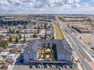 Photo 32: 102 5430 17 Avenue SE in Calgary: Penbrooke Meadows Retail for sale : MLS®# A2007100
