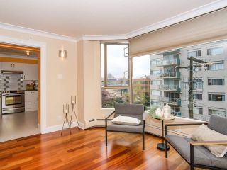Photo 10: 403 2108 W 38TH Avenue in Vancouver: Kerrisdale Condo for sale in "The Wilshire" (Vancouver West)  : MLS®# R2355468