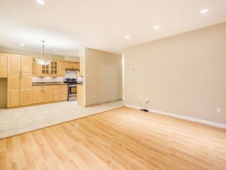 Photo 10: 312 1955 WOODWAY PLACE in Burnaby: Brentwood Park Condo for sale (Burnaby North)  : MLS®# R2699061