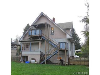 Photo 2: 1083 Redfern St in VICTORIA: Vi Fairfield East House for sale (Victoria)  : MLS®# 690622