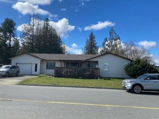 Main Photo: 1967 QUEEN Street in Abbotsford: Poplar House for sale : MLS®# R2863304