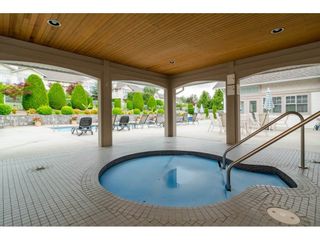 Photo 17: 128 9012 WALNUT GROVE Drive in Langley: Walnut Grove Townhouse for sale in "QUEEN ANNE GREEN" : MLS®# R2148102
