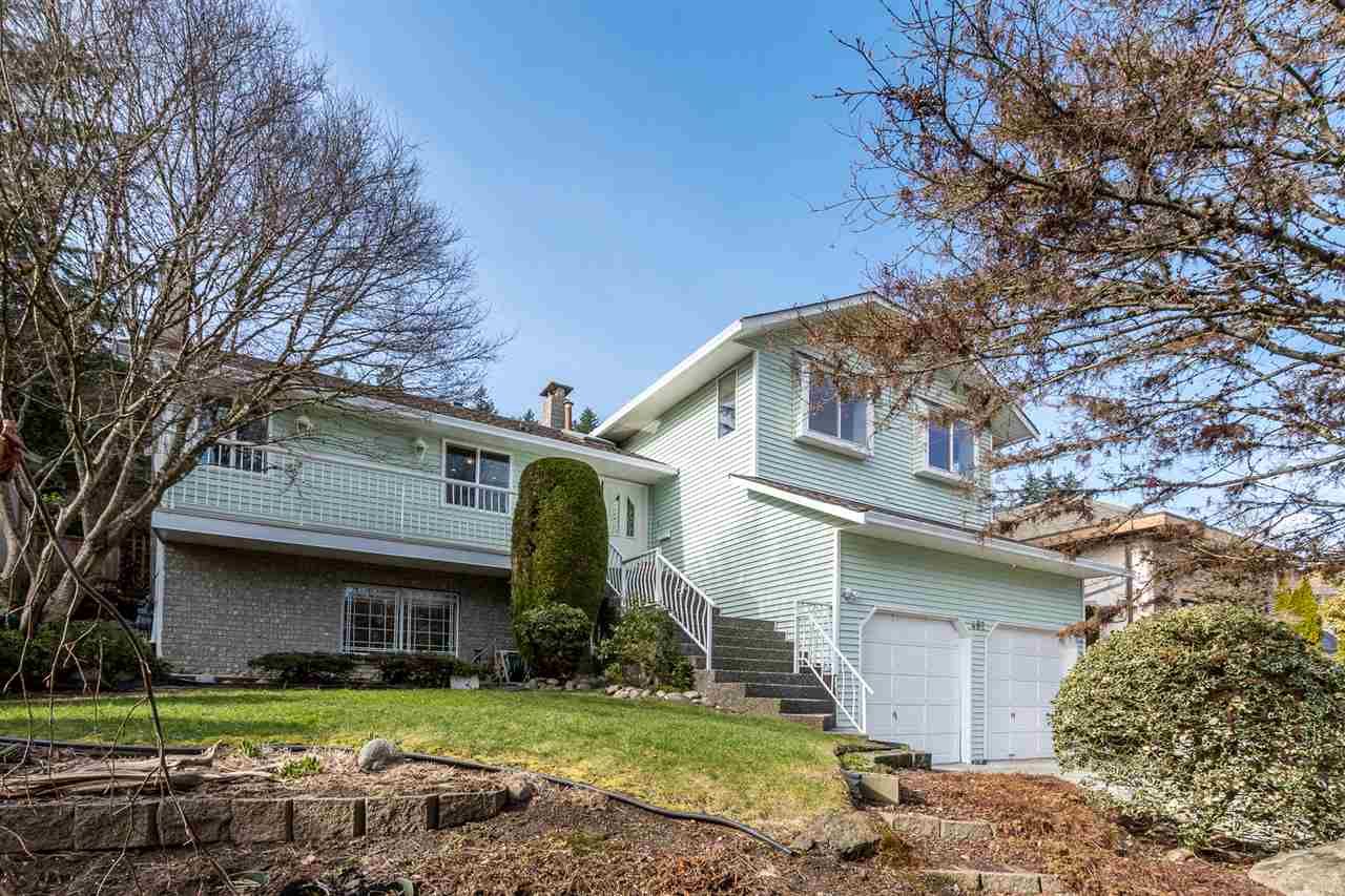 Main Photo: 482 RIVERVIEW Crescent in Coquitlam: Coquitlam East House for sale in "RIVERVIEW" : MLS®# R2548464