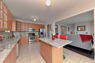 Photo 6: 36 Spotted Owl Crescent in Brampton: Northwest Sandalwood Parkway Freehold for sale : MLS®# W5252062