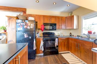 Photo 2: 258 E 19TH Avenue in Vancouver: Main House for sale (Vancouver East)  : MLS®# R2705082