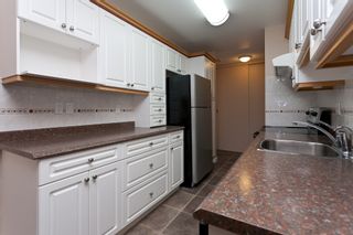 Photo 4: 302 1103 HOWIE Avenue in Coquitlam: Central Coquitlam Condo for sale in "THE WILLOWS" : MLS®# V916675