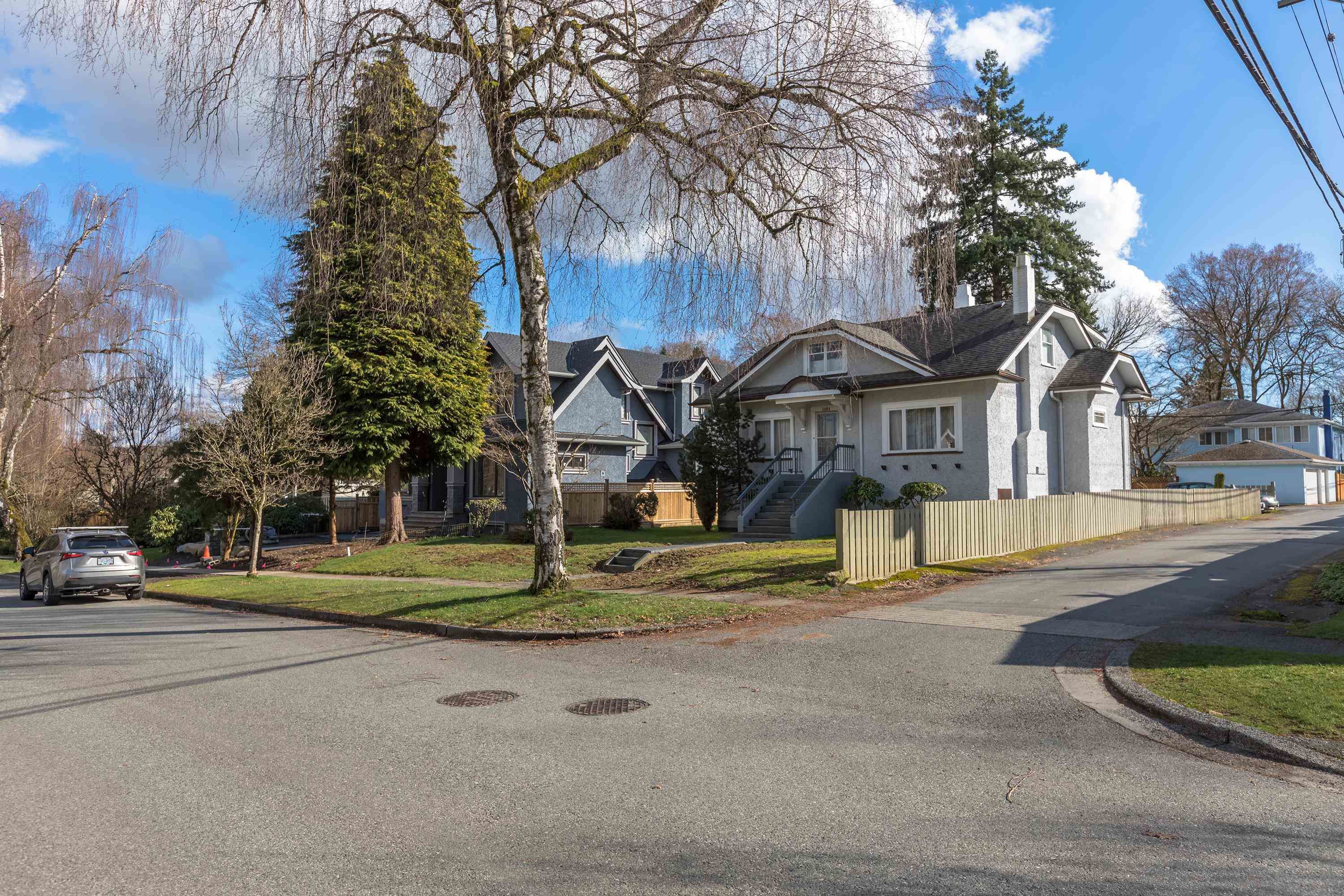 Photo 2: Photos: 3282 W 27TH Avenue in Vancouver: MacKenzie Heights House for sale (Vancouver West)  : MLS®# R2669135