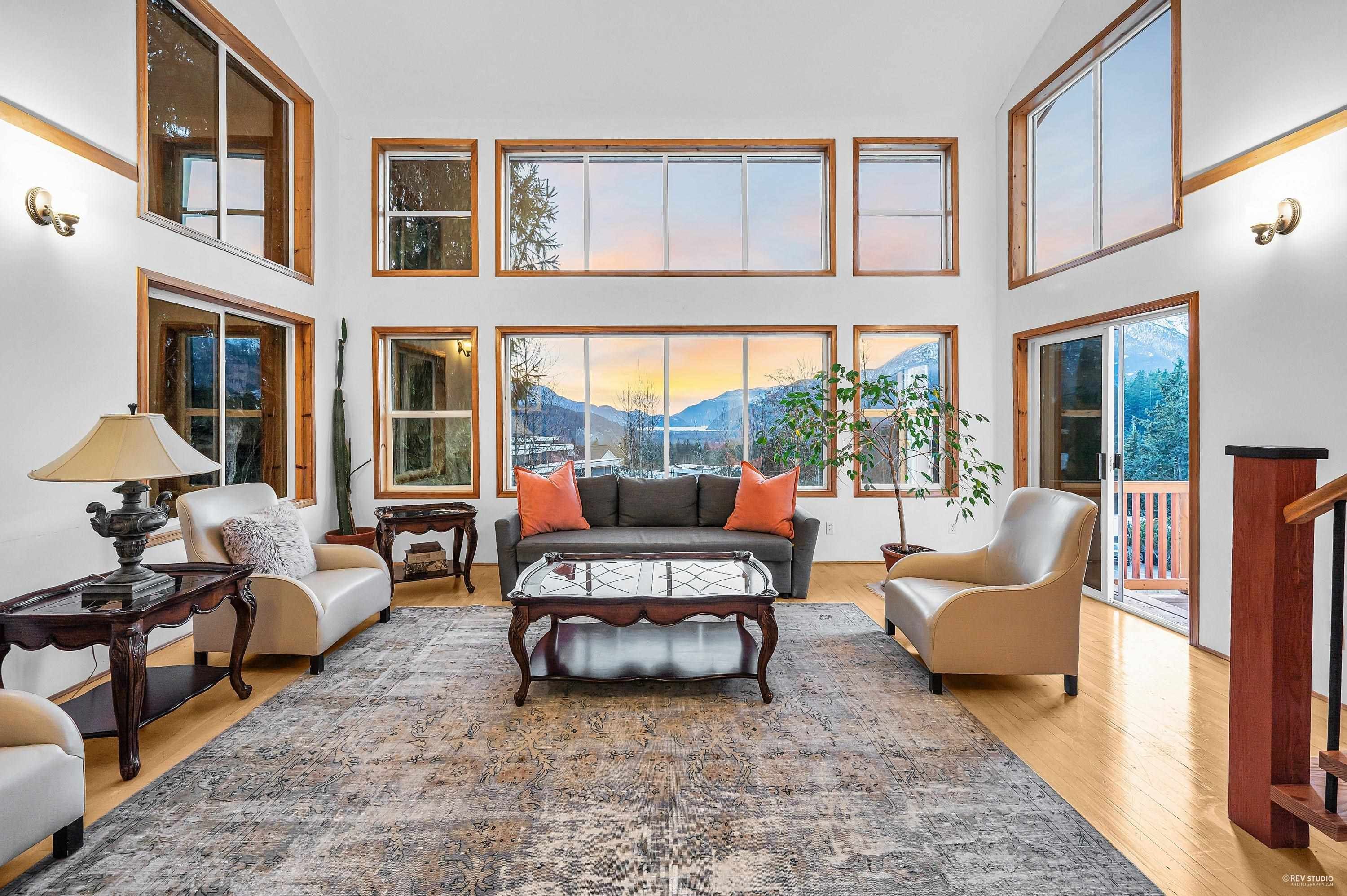 Main Photo: 1027 GLACIER VIEW Drive in Squamish: Garibaldi Highlands House for sale : MLS®# R2843300