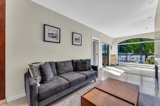 Photo 2: 406 2130 W 12TH Avenue in Vancouver: Kitsilano Condo for sale in "Arbutus West Terrace" (Vancouver West)  : MLS®# R2879285