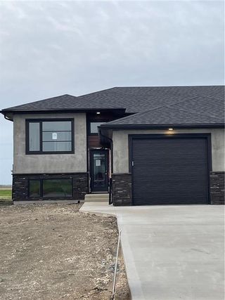 Photo 1: 23 Murcar Street in Niverville: The Highlands Residential for sale (R07)  : MLS®# 202307809