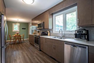 Photo 6: 685 Berkley Street in Winnipeg: Charleswood Residential for sale (1G)  : MLS®# 202214507