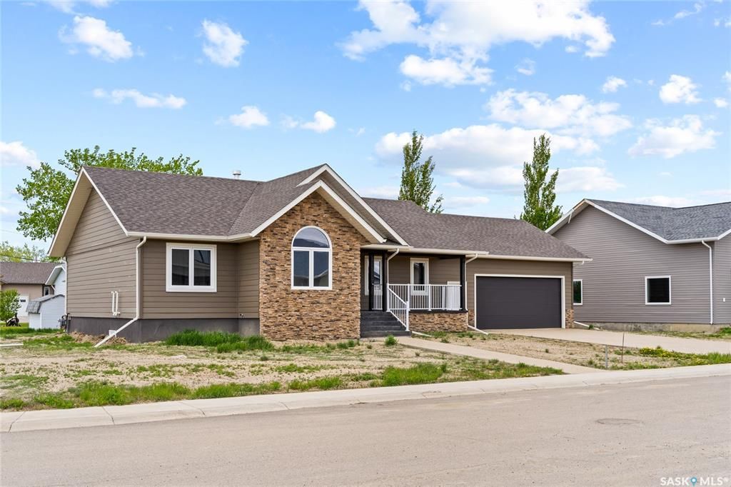 Main Photo: 44 Crescent Drive in Avonlea: Residential for sale : MLS®# SK916189