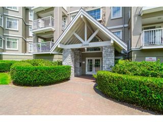 Photo 2: 305 20896 57 Avenue in Langley: Langley City Condo for sale in "BAYBERRY LANE" : MLS®# R2214120