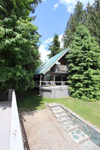 Photo 4: 6326 Squilax Anglemont Highway: Magna Bay House for sale (North Shuswap)  : MLS®# 10185653