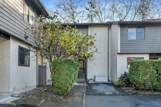 Photo 2: 77 2905 NORMAN Avenue in Coquitlam: Ranch Park Townhouse for sale in "PARKWOOD ESTATES" : MLS®# R2833010