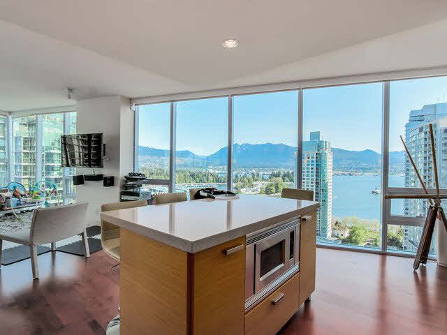 Main Photo: 2201 1277 MELVILLE Street in Vancouver: Coal Harbour Condo for sale in "FLATIRON" (Vancouver West)  : MLS®# V1121454