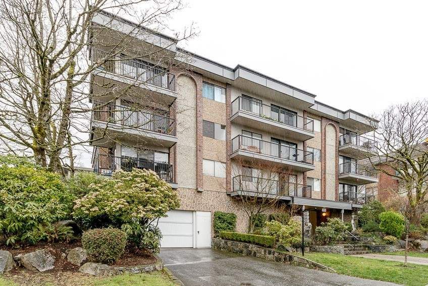 Main Photo: 204 120 E 5TH STREET in : Lower Lonsdale Condo for sale : MLS®# R2442887