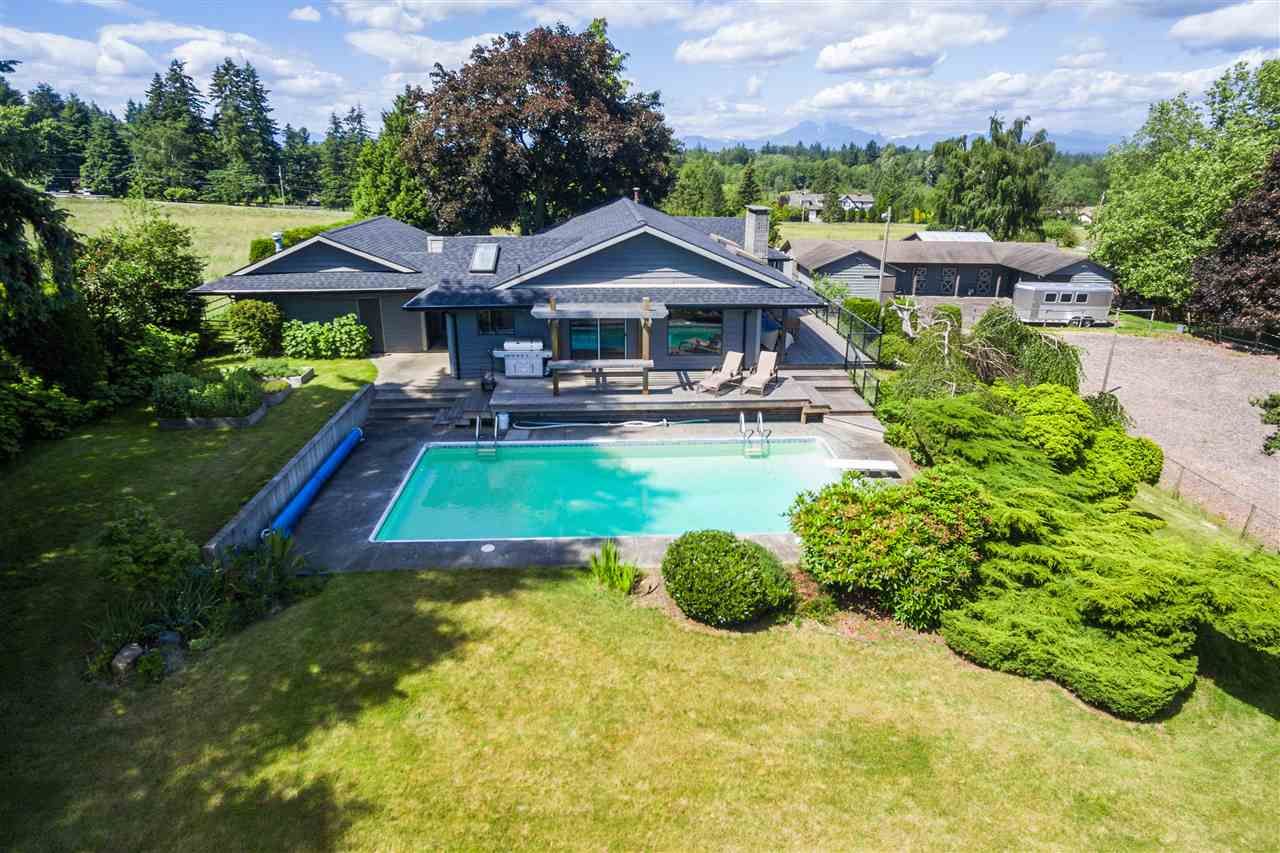 Main Photo: 21318 32 Avenue in Langley: Brookswood Langley House for sale in "Brookswood" : MLS®# R2181634