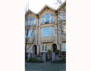 Photo 1: 906 W 13TH Avenue in Vancouver: Fairview VW Townhouse for sale in "THE BROWNSTONE" (Vancouver West)  : MLS®# V812417