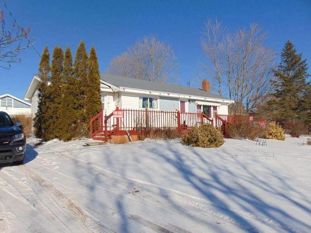 Main Photo: 12 BLACK HOLE Road in Sheffield Mills: 404-Kings County Residential for sale (Annapolis Valley)  : MLS®# 202009711