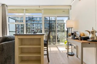 Photo 5: 513 38 W 1ST Avenue in Vancouver: False Creek Condo for sale in "THE ONE" (Vancouver West)  : MLS®# R2880072