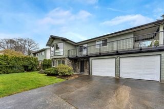 Photo 1: 4261 Thornhill Cres in Saanich: SE Lambrick Park House for sale (Saanich East)  : MLS®# 960593