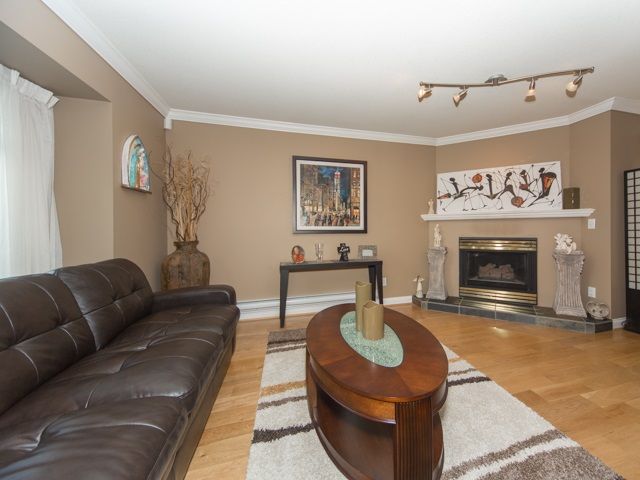 Photo 4: Photos: 4867 59 STREET in Ladner: Hawthorne House for sale : MLS®# R2063236