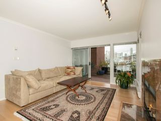 Photo 6: 1585 MARINER Walk in Vancouver: False Creek Townhouse for sale in "LAGOONS" (Vancouver West)  : MLS®# R2158122