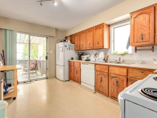 Photo 13: 3215 WAVERLEY Avenue in Vancouver: Killarney VE House for sale (Vancouver East)  : MLS®# R2792867