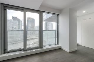 Photo 3: 1208 1480 HOWE STREET in Vancouver: Yaletown Condo for sale (Vancouver West)  : MLS®# R2427901