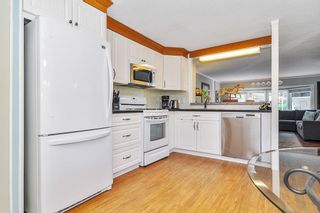 Photo 8: 66 2270 196 Street in Langley: Brookswood Langley Manufactured Home for sale in "Pineridge Park" : MLS®# R2459842