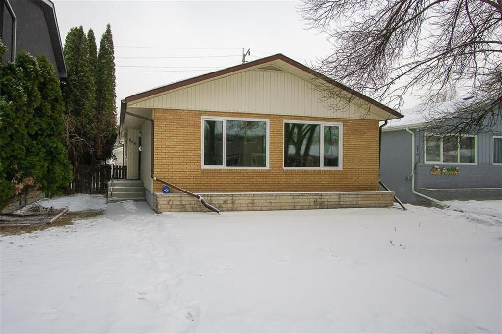 Main Photo: 866 Borebank Street in Winnipeg: River Heights South Residential for sale (1D)  : MLS®# 202128568