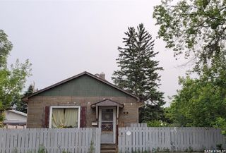 Photo 2: 143 Lillooet Street West in Moose Jaw: Westmount/Elsom Residential for sale : MLS®# SK939096