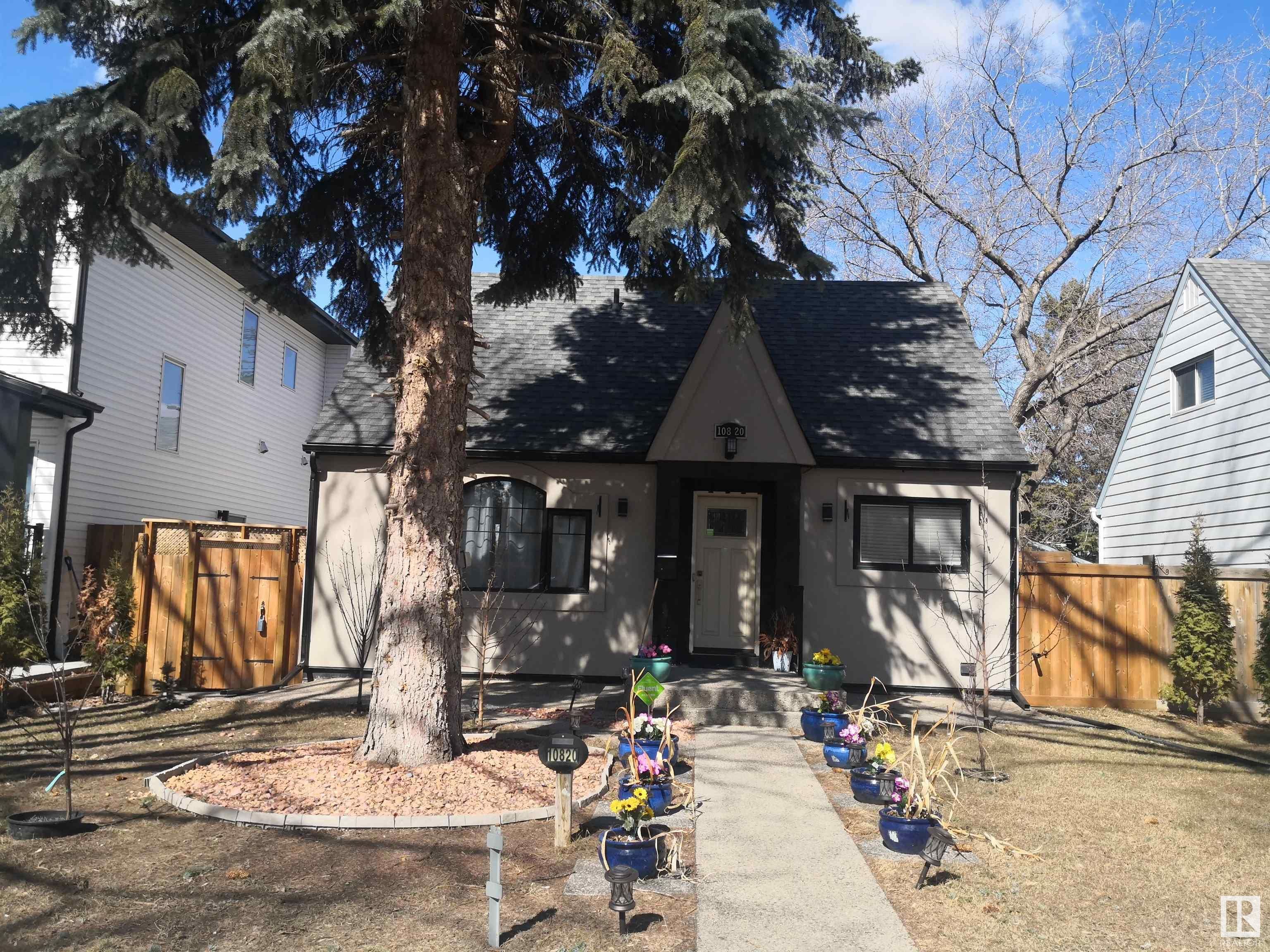 Main Photo: 10820 63 Avenue in Edmonton: Zone 15 House for sale : MLS®# E4314003