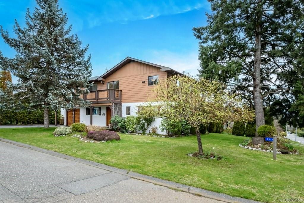 Main Photo: 308 Panorama Cres in Courtenay: CV Courtenay East House for sale (Comox Valley)  : MLS®# 929458