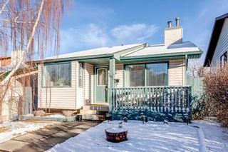 Photo 1: 88 Beaconsfield Road NW in Calgary: Beddington Heights Detached for sale : MLS®# A2093728