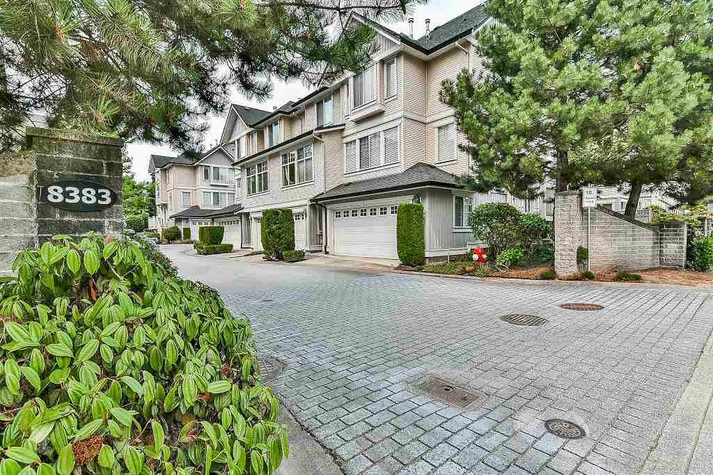 Main Photo: 39 8383 159 Street in Surrey: Fleetwood Tynehead Townhouse for sale in "AVALON WOODS" : MLS®# R2194624