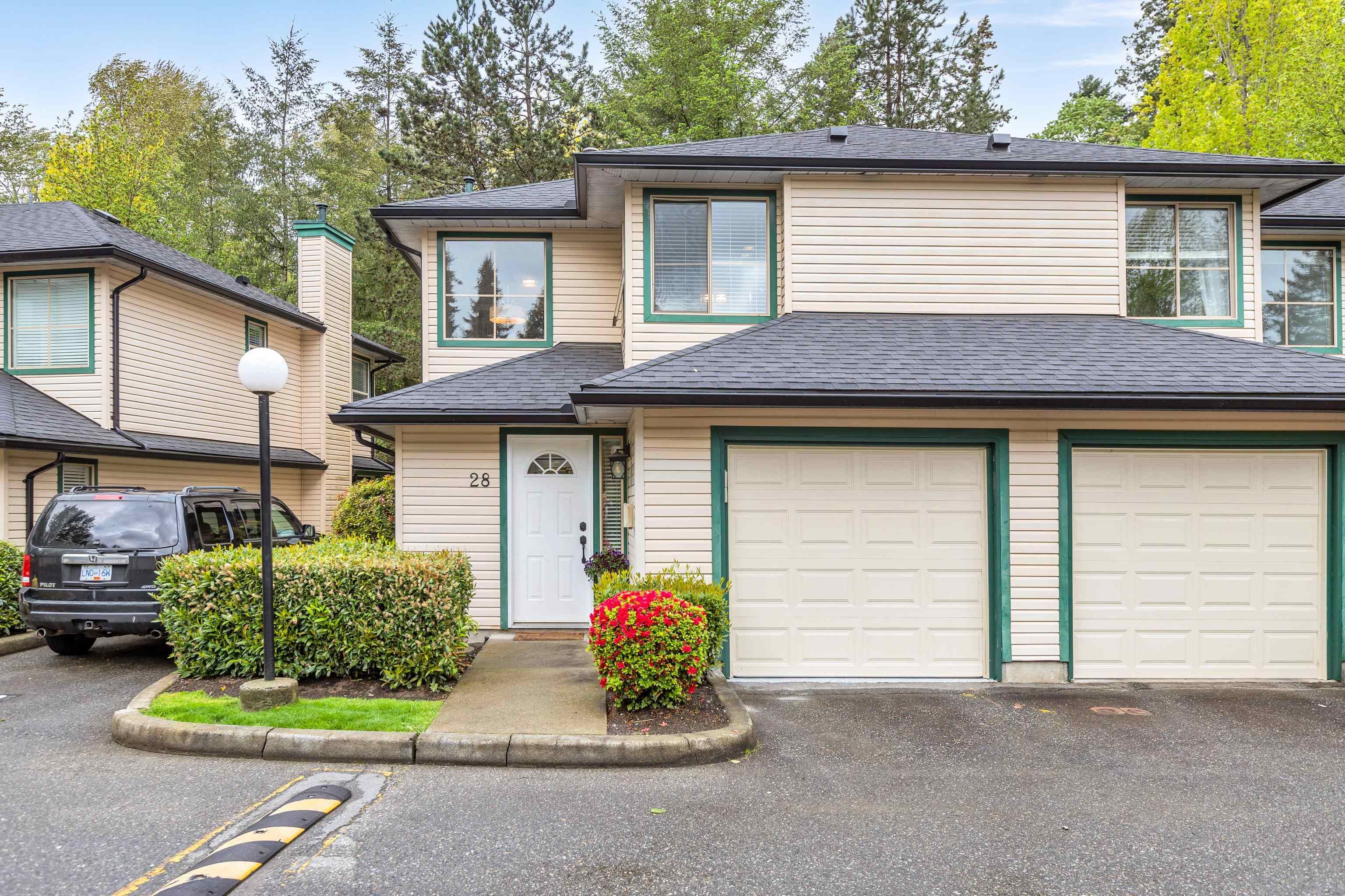 Main Photo: 28 21960 RIVER Road in Maple Ridge: West Central Townhouse for sale in "Foxborough Hills" : MLS®# R2690801