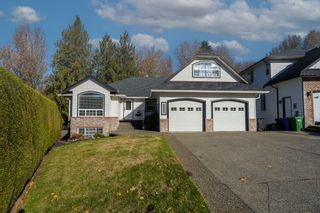 Photo 2: 34939 MILLAR Crescent in Abbotsford: Abbotsford East House for sale : MLS®# R2744481