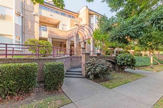 Photo 1: 304 1999 SUFFOLK Avenue in Port Coquitlam: Glenwood PQ Condo for sale in "Key West" : MLS®# R2726212
