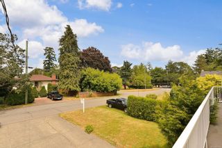 Photo 3: 597 LEASIDE Ave in Saanich: SW Glanford House for sale (Saanich West)  : MLS®# 878105
