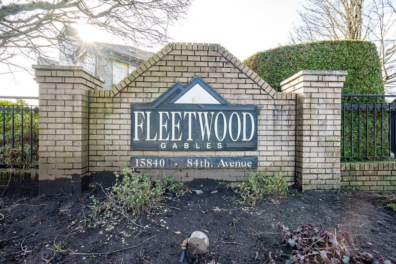 Main Photo: 48 15840 84 Avenue in Surrey: Fleetwood Tynehead Townhouse for sale in "Fleetwood Gables" : MLS®# R2848301