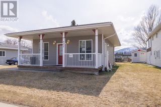 Photo 2: 522 MAIN STREET in McBride: House for sale : MLS®# R2772104