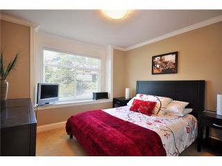 Photo 9: 138 N STRATFORD Avenue in Burnaby: Capitol Hill BN House for sale (Burnaby North)  : MLS®# V859150