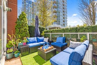 Main Photo: 3R 1077 MARINASIDE Crescent in Vancouver: Yaletown Townhouse for sale in "MARINASIDE RESORT" (Vancouver West)  : MLS®# R2875170