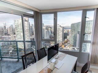 Photo 4: 2901 1033 MARINASIDE Crescent in Vancouver: Yaletown Condo for sale in "Quaywest" (Vancouver West)  : MLS®# R2439944